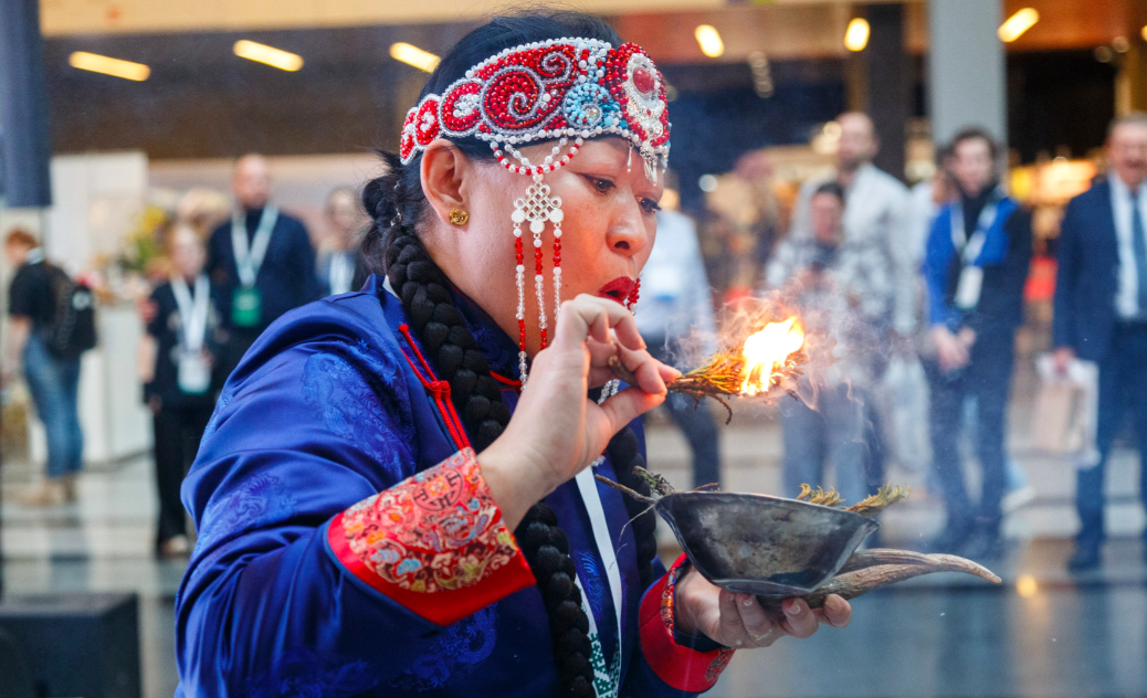 Фото Мороз –72 градуса, шаманизм и гастротеатр: названы секреты туристической привлекательности Якутии 2 - Сиб.ФМ Фото Мороз –72 градуса, шаманизм и гастротеатр: названы секреты туристической привлекательности Якутии 2